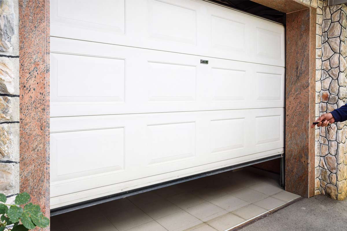 How to Stop the Noise: Easy Residential Garage Door Fixes for November’s Cold Snaps